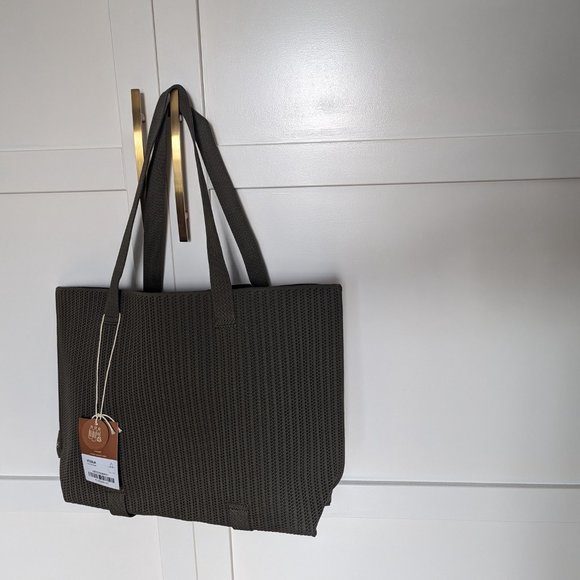 NWT Zahara Tote - Olive Green (Dust bag inc) - Picture 8 of 9